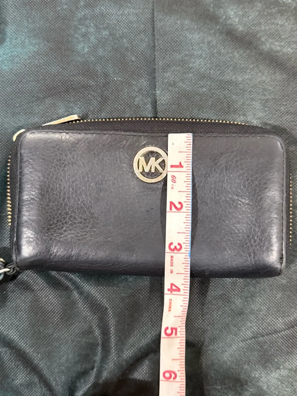 🔥Michael Kors Black Leather Zip-Around Wallet EUC🔥